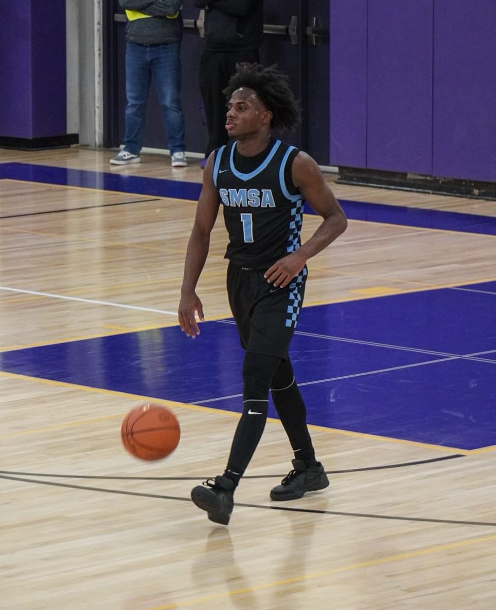 SMSA point guard Aston Whittingham jumped onto my radar back in June at the E75.

The senior is averaging around 17-6-7, and has his team positioned for a strong season. 

Lead guard with vision, speed, ambidextrous finishing, and locks up on defense. 

newenglandrecruitingreport.com/in-the-news/dy…