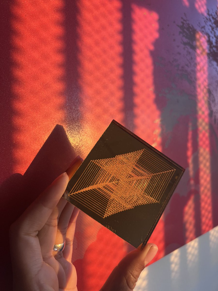 The results 🫰🏾✨ thinking about more possible future artworks with #p5js 🐌
#genuary #GENUARY2025