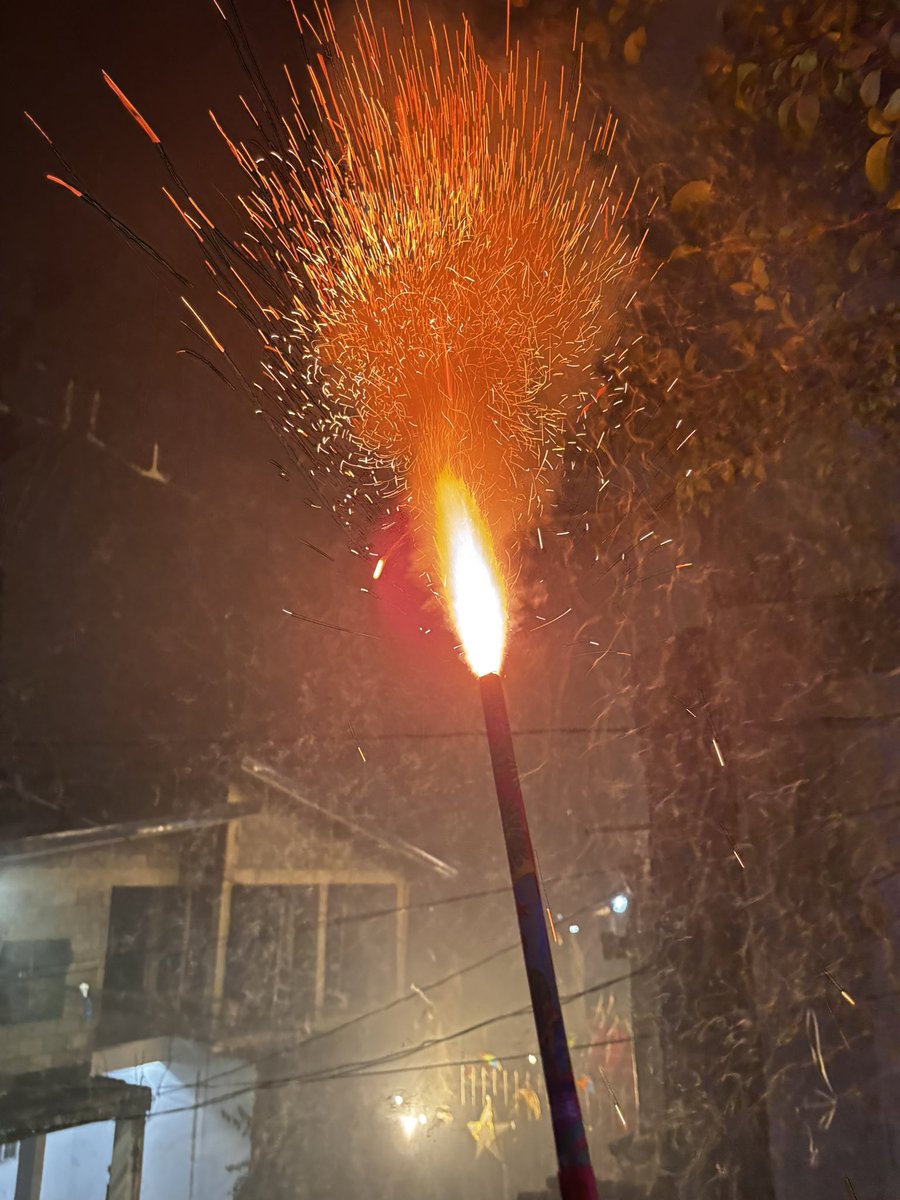 Lennard1499's tweet photo. 🎆✨🎉 https://t.co/iQggAoFIhZ