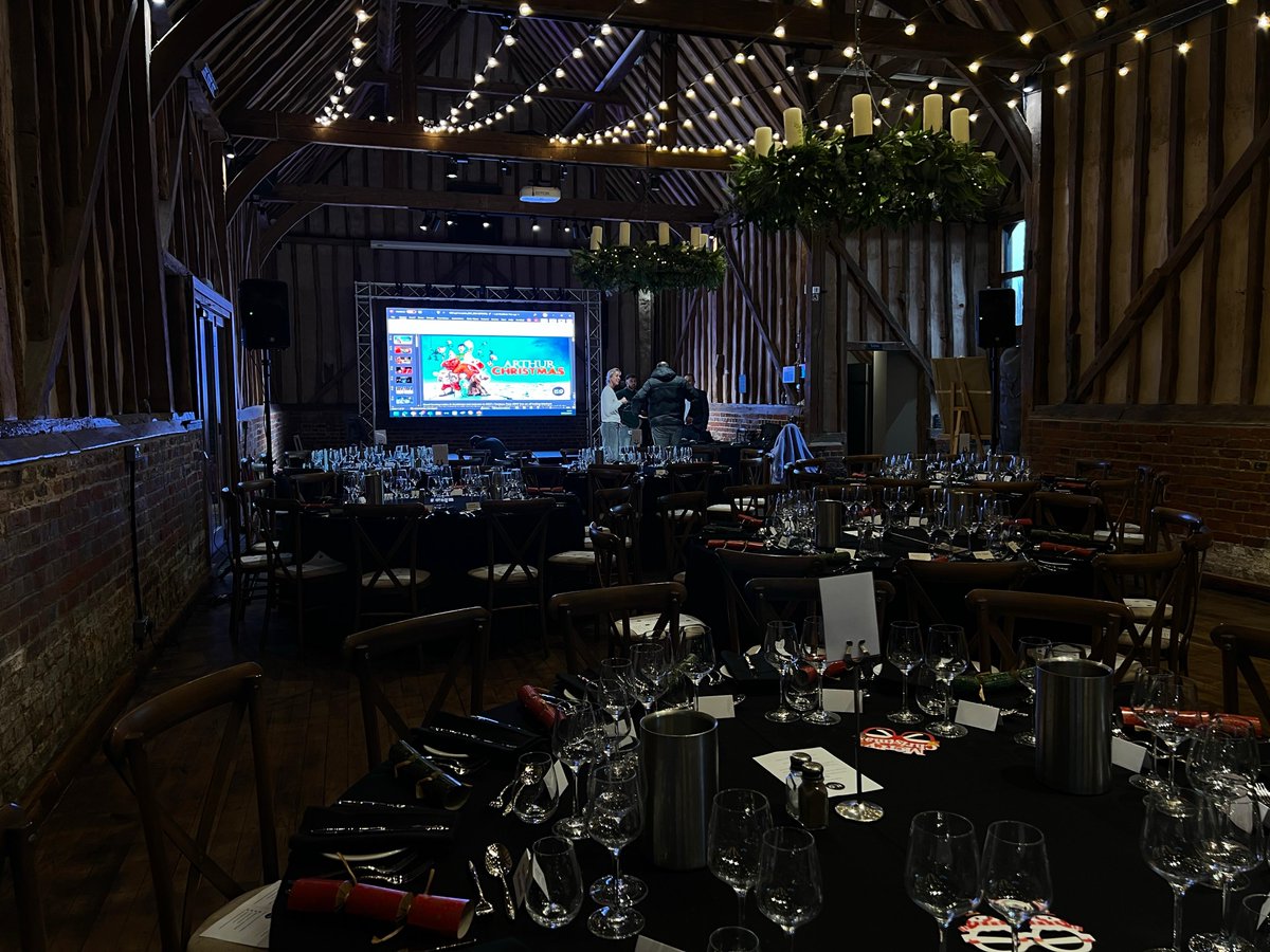 AVE_Services's tweet image. Back in December, for a Christmas party in Maidenhead. We provided an 3m x 2m videowall at height, along with staging and lighting. #events #videowall #led #staging #lighting #av #audiovisual #aveservices