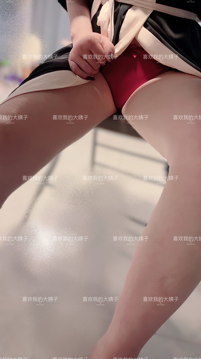 孩子睡了，姐妹俩都洗好澡了，一开始我和大姐坐着聊天呢，老婆在追剧，当着老婆的面没和大姐聊什么，在老婆旁边的时候我其实挺正常的，但是一起生活那么久了，偶尔开句玩笑也正常，大姐刚刚还问老婆呢，今天还给你按摩吗，老婆说可以啊，我又不累，还享受，我说下次我也看看，学会了我也能给你做，大姐说，唉，你看多好，还有人给你做，都没有人给我做，老婆说，我给你做，反正就一家人闲聊呢，趁着老婆没注意，我对着大姐说看看内裤@DaFoer_       @UeeTuip 
@Daguidiyi     @UeeDok 
@Fojiangnice  @UeeWhy