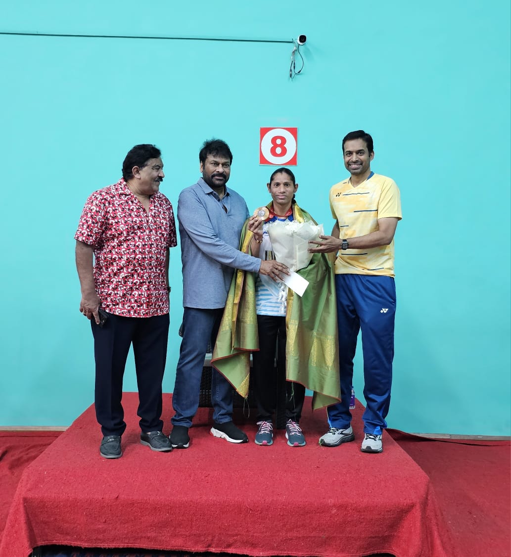 chitrambhalareI's tweet image. MegaStar #Chiranjeevi Garu’s Rs. 3 Lakh Support for Paralympic Medalist #DeepthiJeevanji