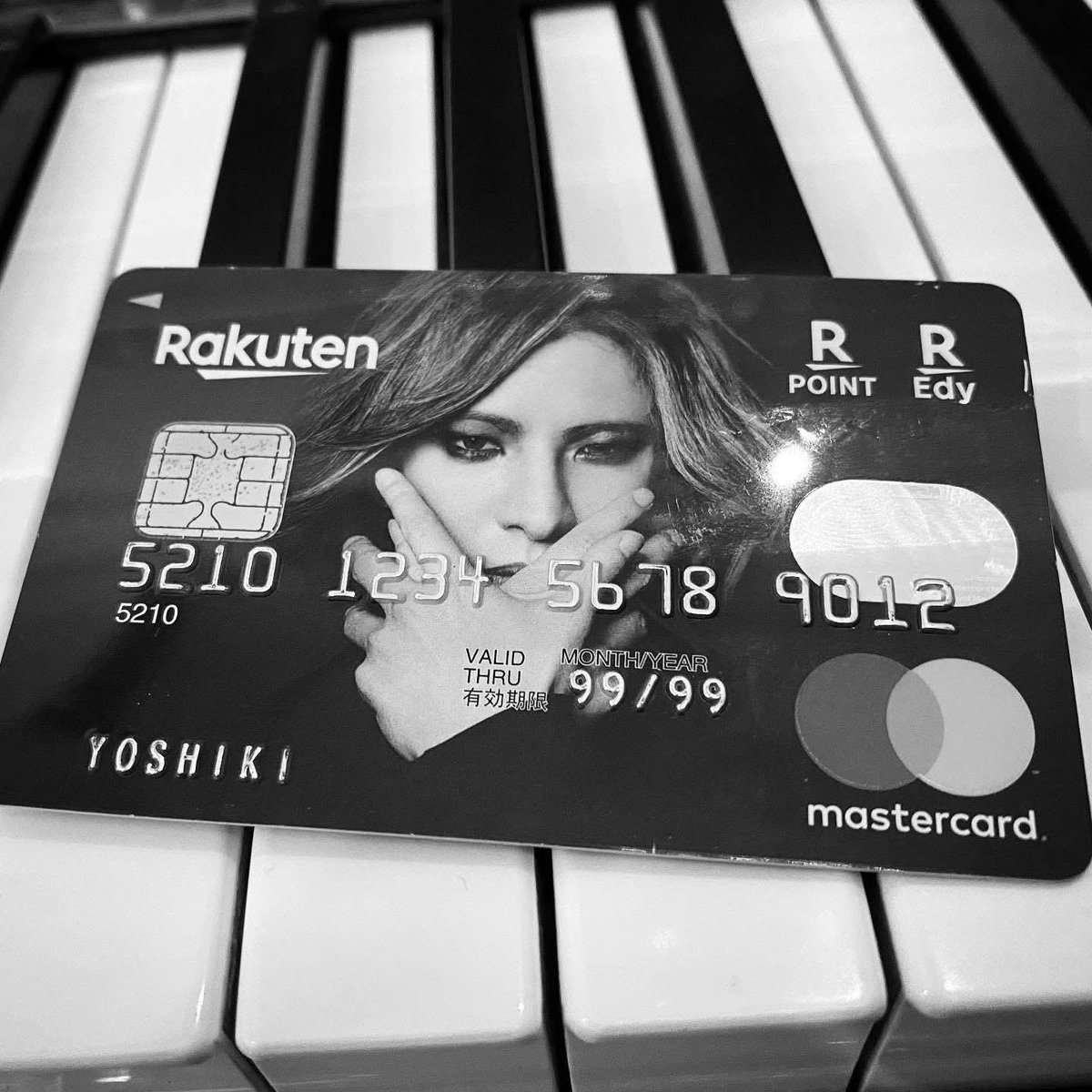 わんこのあしあと🐾 (@g8usnoxd3t14166) on Twitter photo <a href="/YoshikiOfficial/">Yoshiki</a> <a href="/YoshikiChannel/">YOSHIKI CHANNEL</a> <a href="/YOSHIKISTORE/">YOSHIKI STORE</a> <a href="/MaisonYoshiki/">Maison Yoshiki Paris</a> <a href="/ybyyoshiki/">y by yoshiki</a> <a href="/yoshikipommery/">yoshiki pommery</a> <a href="/yoshikitty/">yoshikitty</a> <a href="/yoshikittygoods/">yoshikitty_goods</a> <a href="/yoshiki_uts/">YOSHIKI: Under the Sky -Directed by YOSHIKI</a> <a href="/yoshikimono/">Yoshikimono Official</a> <a href="/YOSHIKI_plus/">YOSHIKI+(PLUS)</a> ♡YOSHIKIさん
今年もお世話になっております
(^-^)
#YOSHIKIカード <a href="/YoshikiOfficial/">Yoshiki</a> <a href="/YoshikiChannel/">YOSHIKI CHANNEL</a> <a href="/YOSHIKISTORE/">YOSHIKI STORE</a> <a href="/MaisonYoshiki/">Maison Yoshiki Paris</a> <a href="/ybyyoshiki/">y by yoshiki</a> <a href="/yoshikipommery/">yoshiki pommery</a> <a href="/yoshikitty/">yoshikitty</a> <a href="/yoshikittygoods/">yoshikitty_goods</a> <a href="/yoshiki_uts/">YOSHIKI: Under the Sky -Directed by YOSHIKI</a> <a href="/yoshikimono/">Yoshikimono Official</a> <a href="/YOSHIKI_plus/">YOSHIKI+(PLUS)</a> ♡YOSHIKIさん
今年もお世話になっております
(^-^)
#YOSHIKIカード