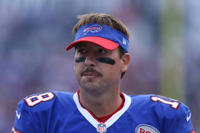 VintageBills's tweet photo. Wacky Wednesday~
In 2014- Kyle Orton won the starting QB job and led the Bills to a 9-7 record. At the team's locker clean-out, Orton told reporters he was heading into a quick meeting and that he would return. Orton never came back, he instead retired. #BillsMafia #UncleRico https://t.co/6VUzqWOWcw