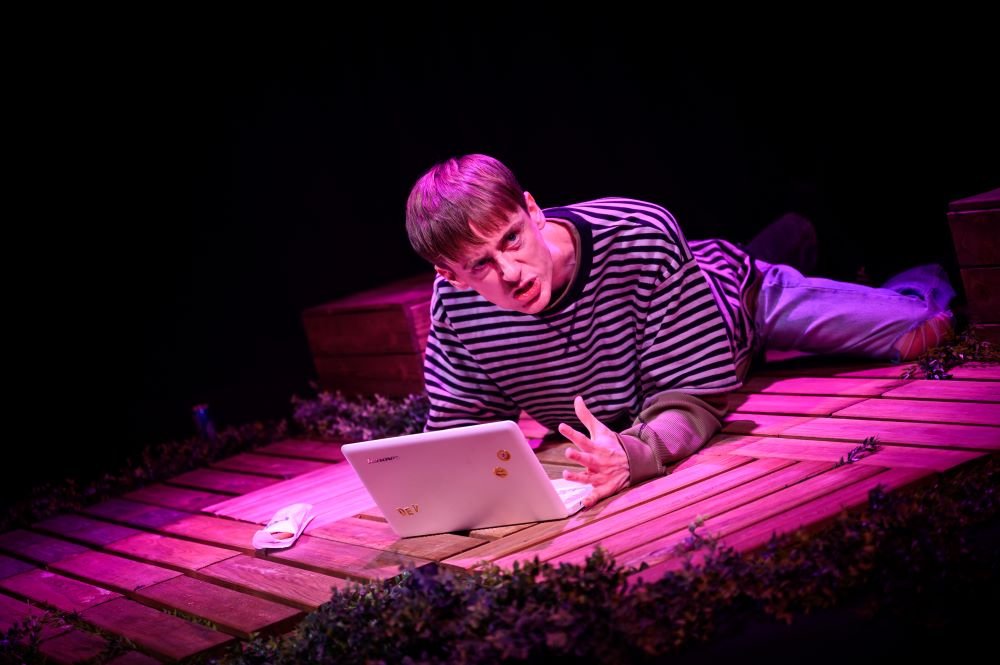 thespyinthestalls (@spyinthestalls) on Twitter photo 🏆 TOP EDINBURGH FRINGE PLAY 2024 🏆
IS THE WI-FI GOOD IN HELL? at Edinburgh Festival Fringe - Underbelly, Cowgate - Iron Belly
“a gorgeously flawless meditation on gentrification, platonic love, and on growing up gay in a deprived coastal area”
#2024Review <a href="/ISTHEWIFIPLAY/">Is the WiFi Good in Hell? (Play)</a> 🏆 TOP EDINBURGH FRINGE PLAY 2024 🏆
IS THE WI-FI GOOD IN HELL? at Edinburgh Festival Fringe - Underbelly, Cowgate - Iron Belly
“a gorgeously flawless meditation on gentrification, platonic love, and on growing up gay in a deprived coastal area”
#2024Review <a href="/ISTHEWIFIPLAY/">Is the WiFi Good in Hell? (Play)</a>