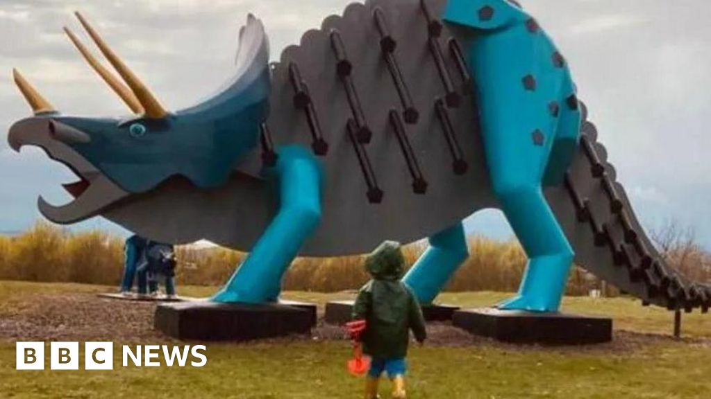 Dinosaur park saved as Gypsy site plan dropped bntmedia.uk/TH8NzZ
