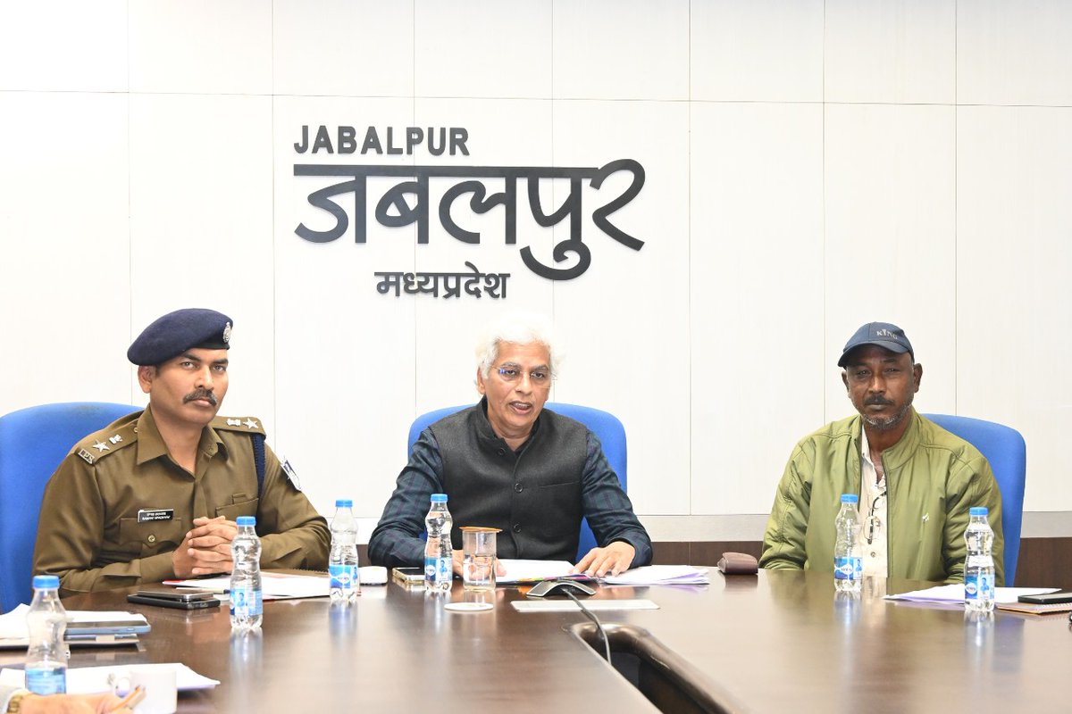 jabalpurdm's tweet image. समाधान ऑनलाइन में मुख्यमंत्री डॉ. यादव ने मंझौली के राहुल सिंह को दिलाया न्याय
गैलेक्‍सी हॉस्पिटल से आयुष्‍मान कार्ड होने के बावजूद इलाज के नाम पर वसूली गई 41 हजार रूपये की राशि वापस कराई
#DrMohanYadav
#CMMadhyaPradesh
#JansamparkMP
#Jabalpur