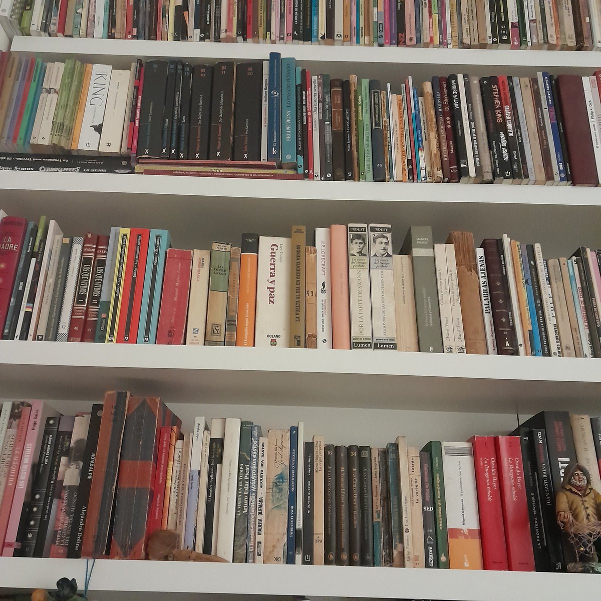 JulianMMarcel's tweet image. 🧵 Un hilo de todos los libros que estaré leyendo en el 2025.
📚A nadie le importa, a mí sí.