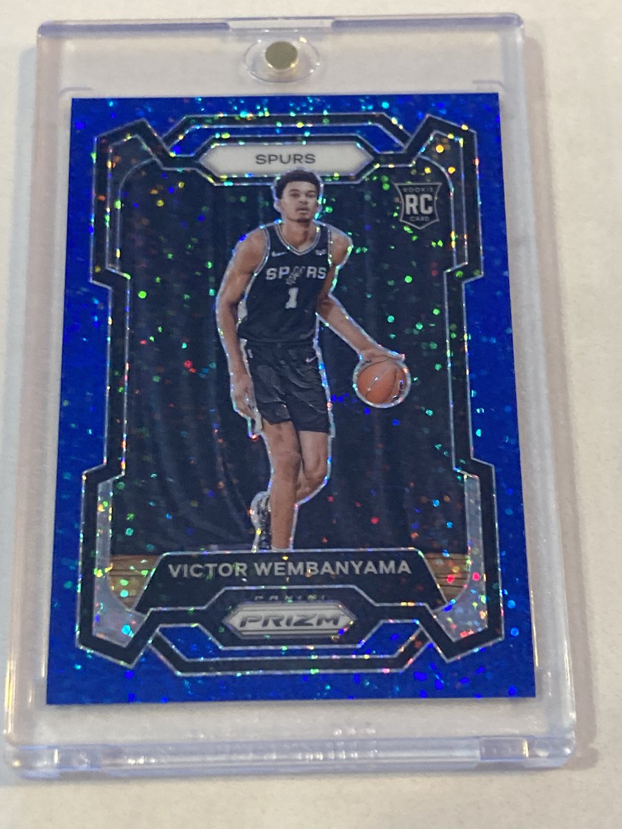 DFMoizoos's tweet image. Received a couple of '23-'24 Prizm Sparkle packs from @PaniniAmerica in lieu of redemptions that never came to be.

W! Which of course means rookie Wemby /144 👽