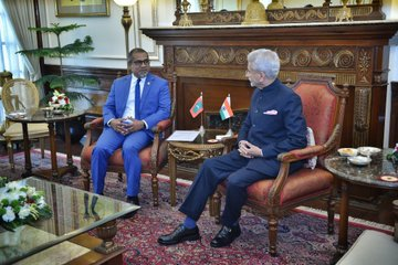 UltimatumArmada's tweet image. EAM @DrSJaishankar welcomed FM @abkhaleel of Maldives to New Delhi. They discussed development cooperation and economic, security, fintech and people to people ties &amp;amp; signed agreement on implementing the next phase of High Impact Community Development Projects #HICDP in Maldives.