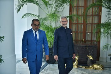 UltimatumArmada's tweet image. EAM @DrSJaishankar welcomed FM @abkhaleel of Maldives to New Delhi. They discussed development cooperation and economic, security, fintech and people to people ties &amp;amp; signed agreement on implementing the next phase of High Impact Community Development Projects #HICDP in Maldives.