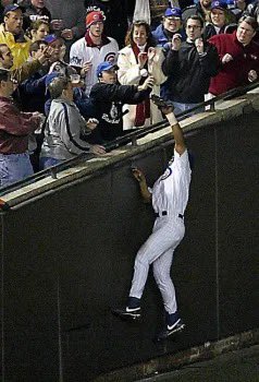 Parker Jones is the Steve Bartman of Georgia… 
#GeorgiaBulldogs #Cubs #ParkerJones