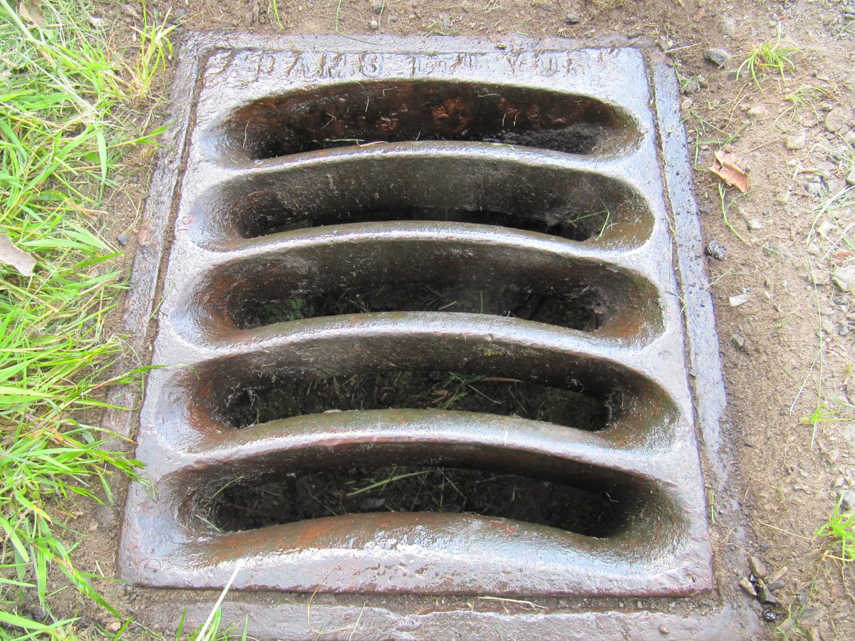 TheLengthsman's tweet photo. @thelonningsguy Wot, no #draincovers ? https://t.co/YDfnw1pFw4