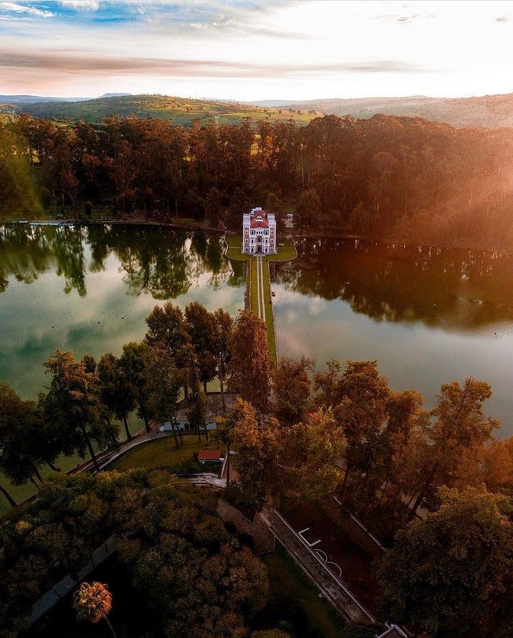Tesoros_Puebla's tweet image. ✨La Ex-Hacienda de Chautla, un rincón mágico de Puebla donde la naturaleza y la historia se encuentran. 

¿Te atreves a explorar este paraíso? 🌅💚 #PueblaInolvidable #TesorosDeMéxico #ViajesConEncanto
