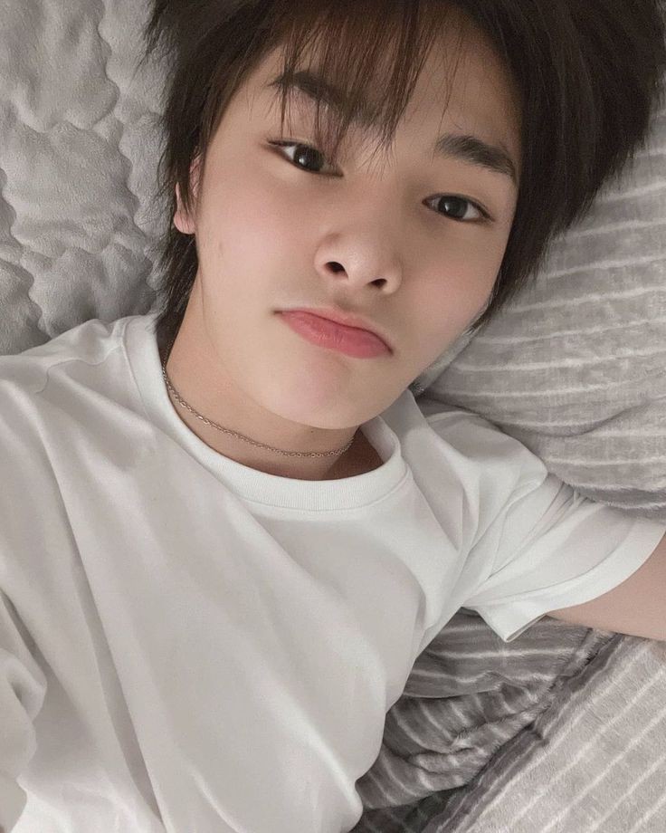 ⠀ ⠀ ⠀ ⠀ ⠀ ⠀ ⠀ ⠀ ⠀ ⠀ ⠀ ⠀ ⠀ ⠀ ⠀
 ⠀ ⠀’Bom dia! Cheguei em casa bem, depois de uma longa noite se divertindo com os meus amigos, eu consegui dormir bem e por incrível que pareça não acordei com dor de cabeça ou algo do tipo. Enfim, como foi a manhã de vocês?
⠀ ⠀ ⠀