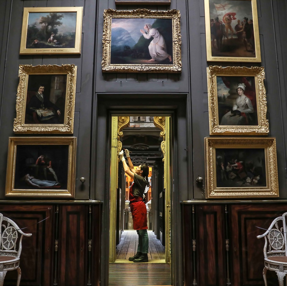 Don’t forget, we’re closed this week! 🚨

Every January, we close for an important week of collections care, carrying out careful cleaning and conservation – preparing the Soane for its 188th year as a public Museum. See you on the 15th! 👋