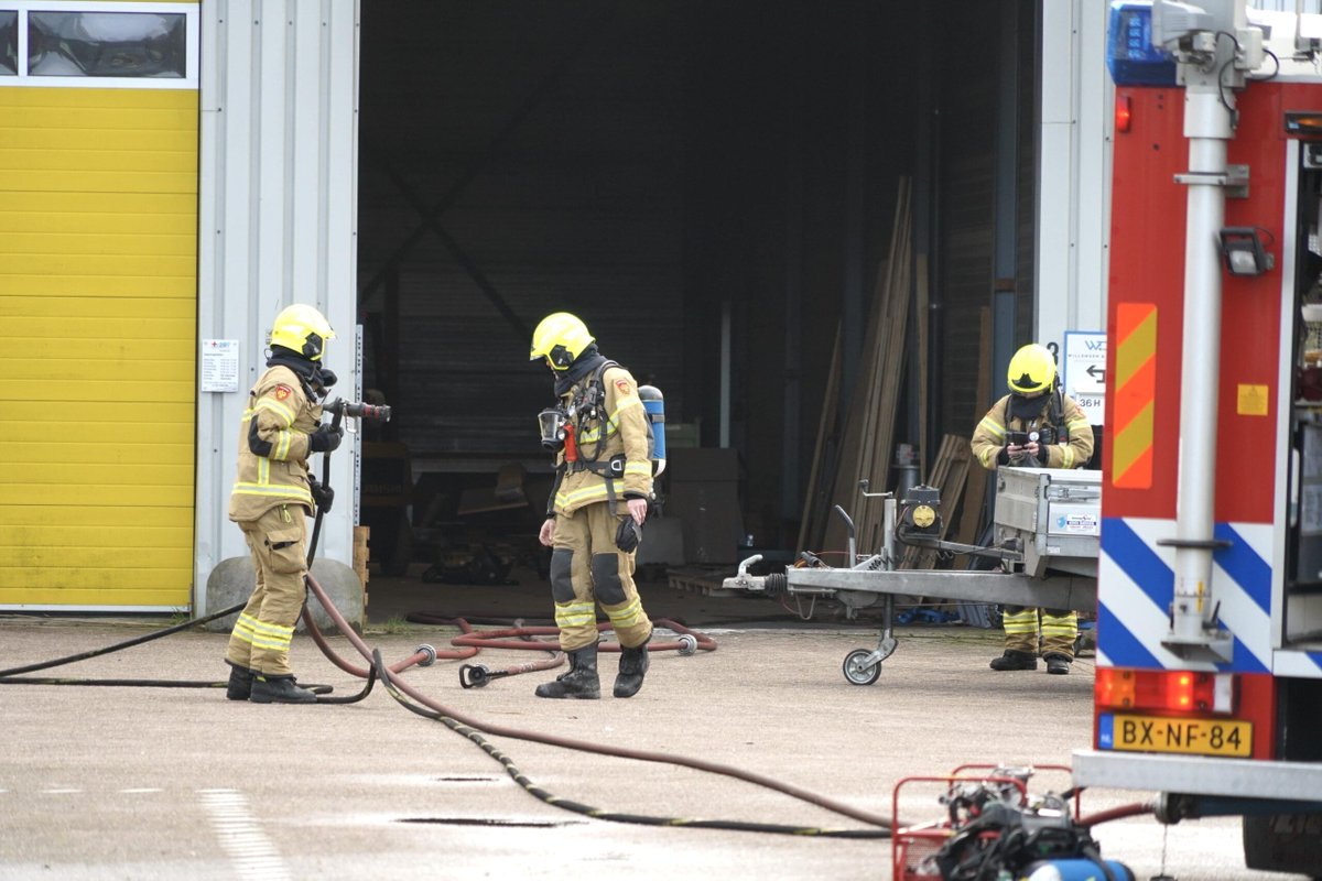 Hulpdiensten inzetten voor industriebrand in Medemblik