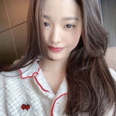 ethersele's tweet photo. hi, i'm ela. 
looking for interactive engene or any fandom moots 

— she/her
— not new to #kpoptwt and #stantwt 
— enhypen (main), ive, le sserafim, etc.
— any fandom is welcome

please help ♡ / ↻ !!
rep to be #moots https://t.co/qWKO8ir3yn