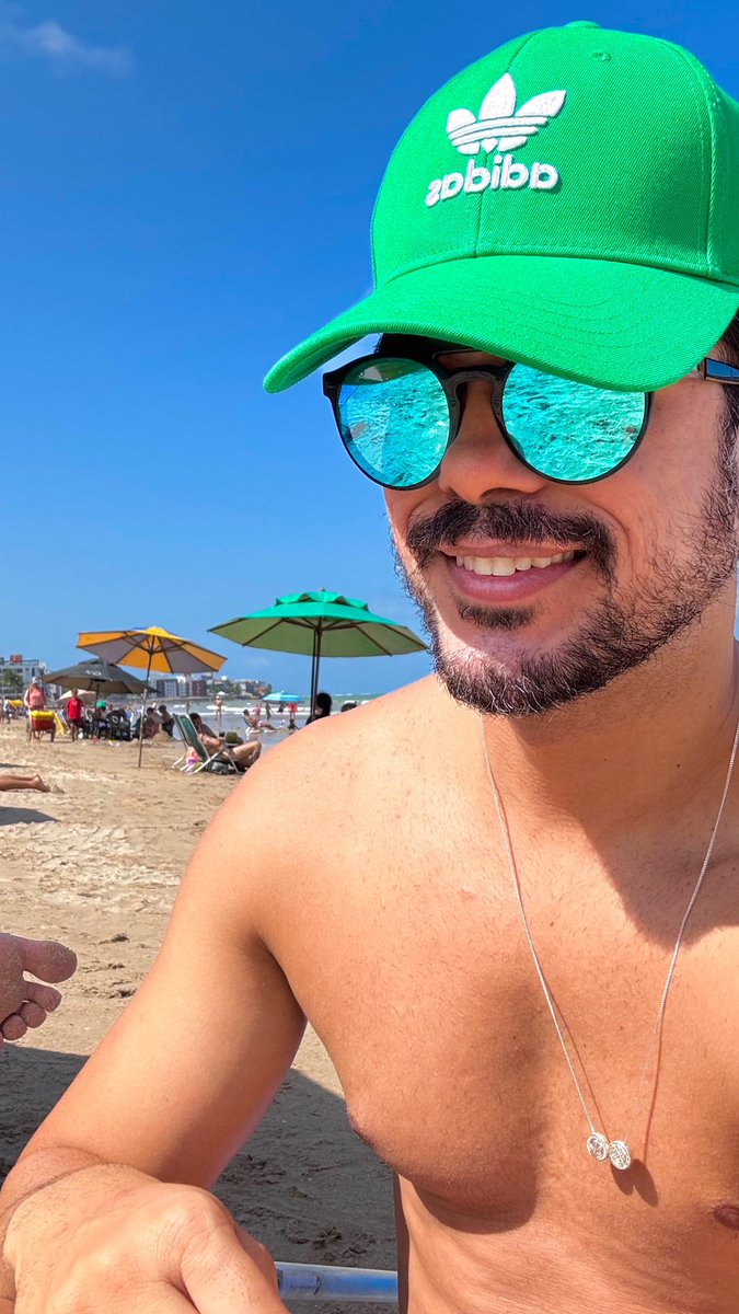 RhutsonTony's tweet photo. Férias https://t.co/qjZNCfNPHk