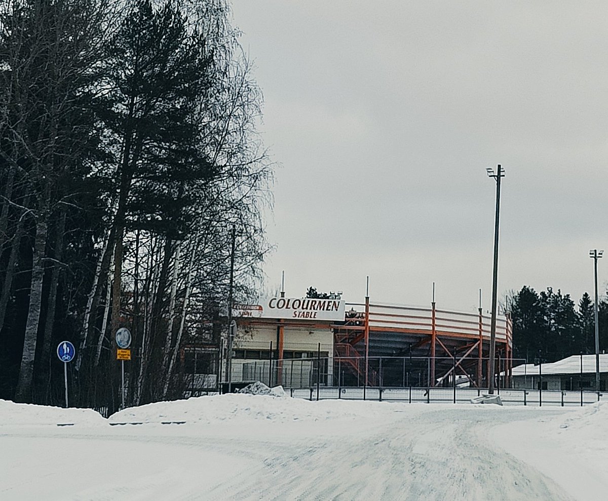 Jostain syystä jengi ei oo uskonut - mut tässä todisteita! Se Nurmon stadikka on Colourmen stable. Että internatsionaalia menoa täällä perinneseuduilla #pesis