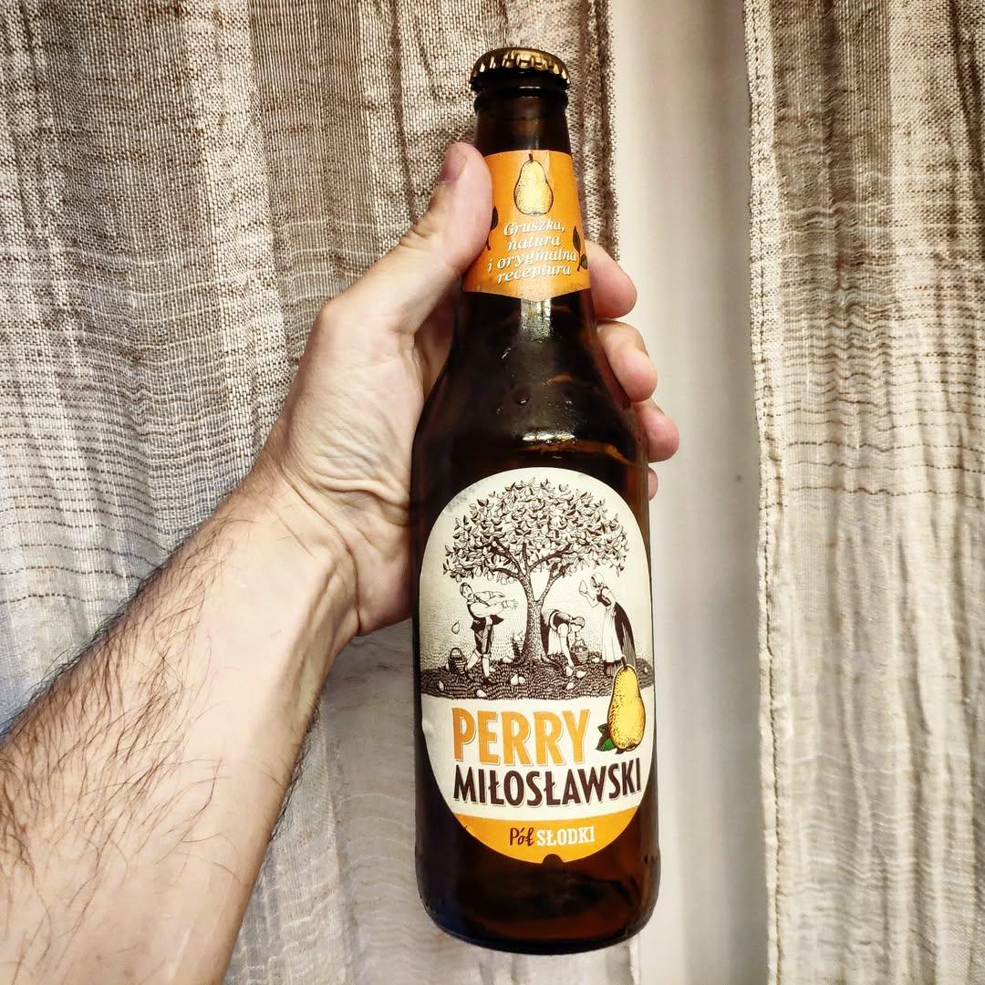 SBiohazardov's tweet image. Perry Miloslawski. Pear Cider. 4.5%

Полусладкий сидр. Есть привкус, как у бражки. Груша чувствуется. Очень приятно. И бражка мне нравится. 

4.25

#PerryMiloslawski #PearCider #cider
#alcohol
#sergejbiohazardov