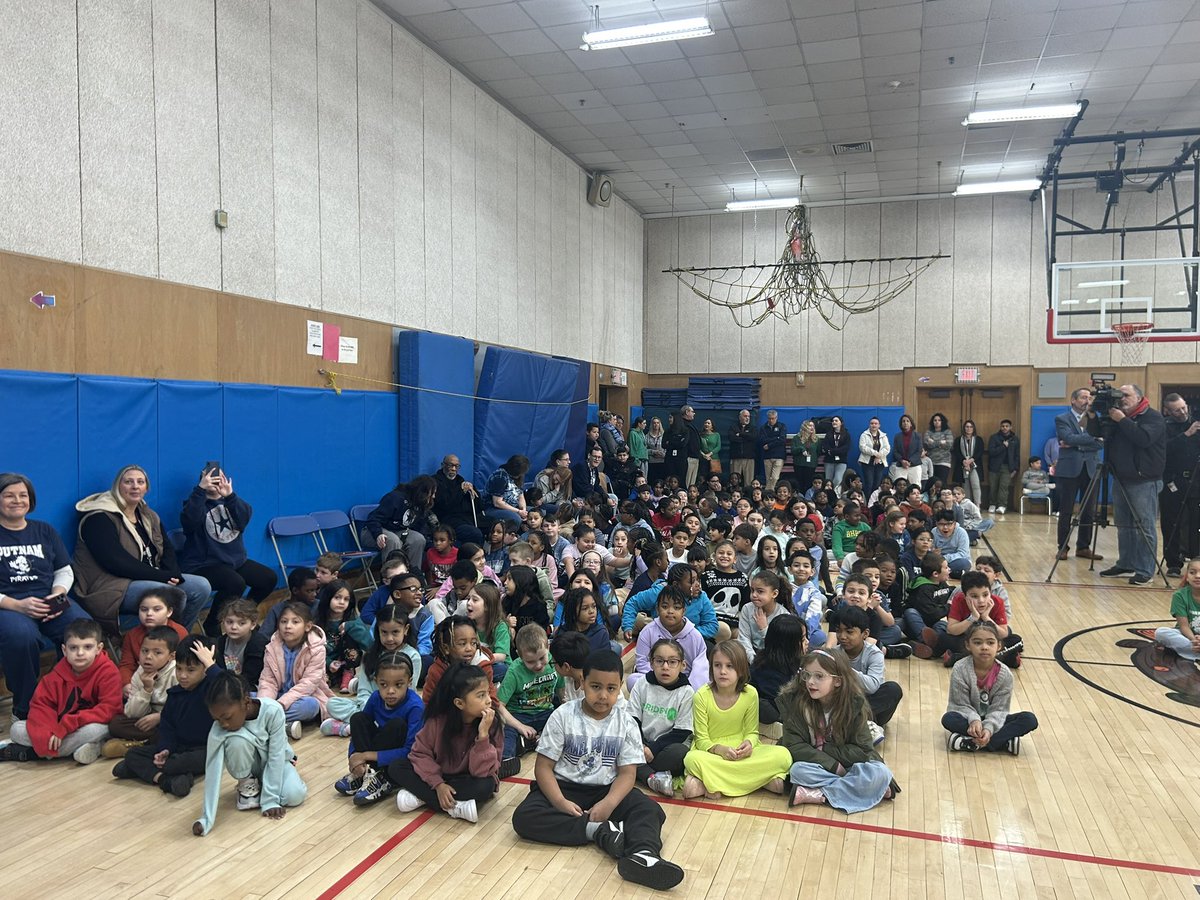 Patricia Sullivan-Kowalski (@sullivankowalsk) on Twitter photo A wonderful National Blue Ribbon School Celebration at Putnam today!Thank you to the students, teachers, staff for making this happen.Closing the achievement gap is not easy BUT it is attainable! #herestudentssucceed
#wholechild <a href="/MeridenK12/">Meriden K12</a> <a href="/EducateCT/">CT Dept of Education</a> A wonderful National Blue Ribbon School Celebration at Putnam today!Thank you to the students, teachers, staff for making this happen.Closing the achievement gap is not easy BUT it is attainable! #herestudentssucceed
#wholechild <a href="/MeridenK12/">Meriden K12</a> <a href="/EducateCT/">CT Dept of Education</a>