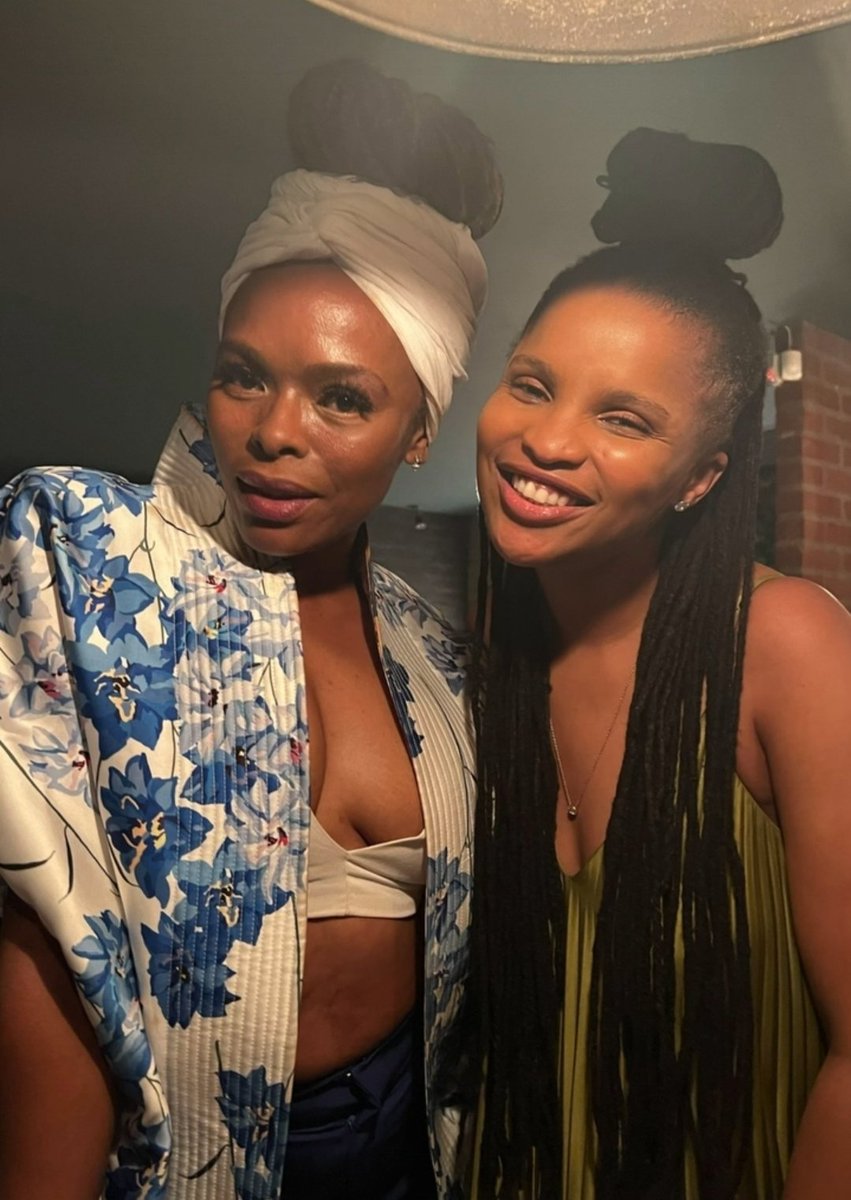 Musa_Khawula's tweet image. Divorcee Unathi Nkayi with her divorcee friend Zizo Beda.