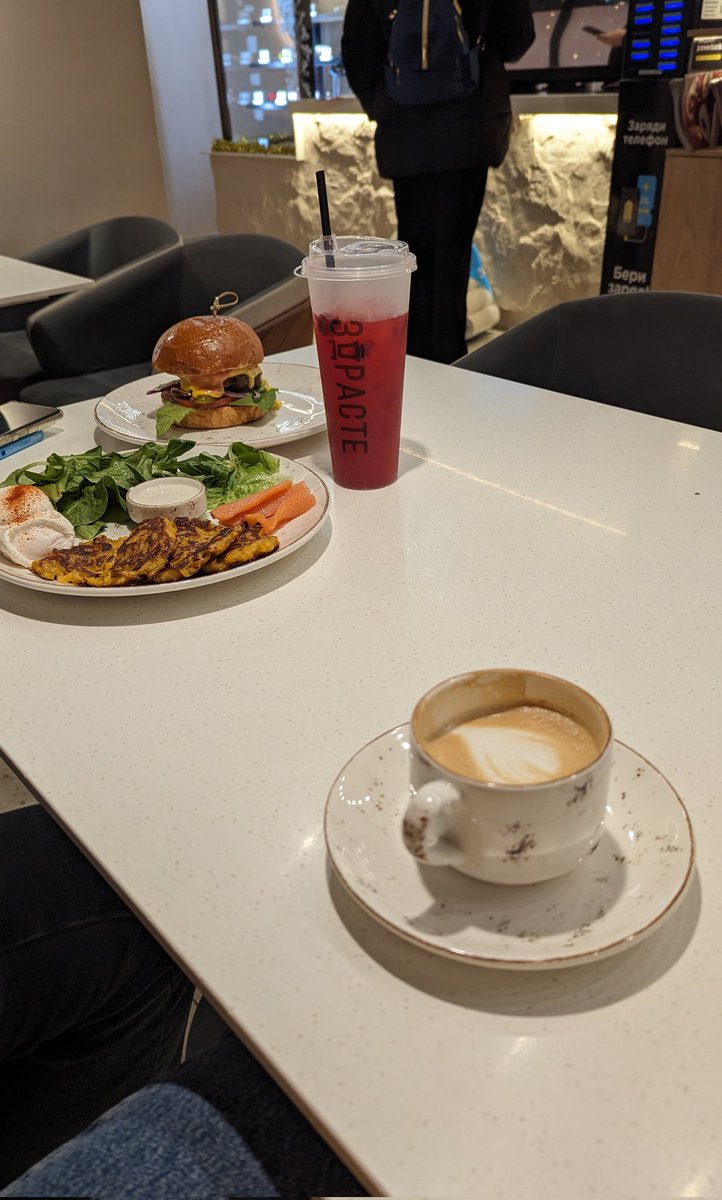 odeyalkoko's tweet image. Пришла на свиданку , он сказал что платить будет каждый за себя