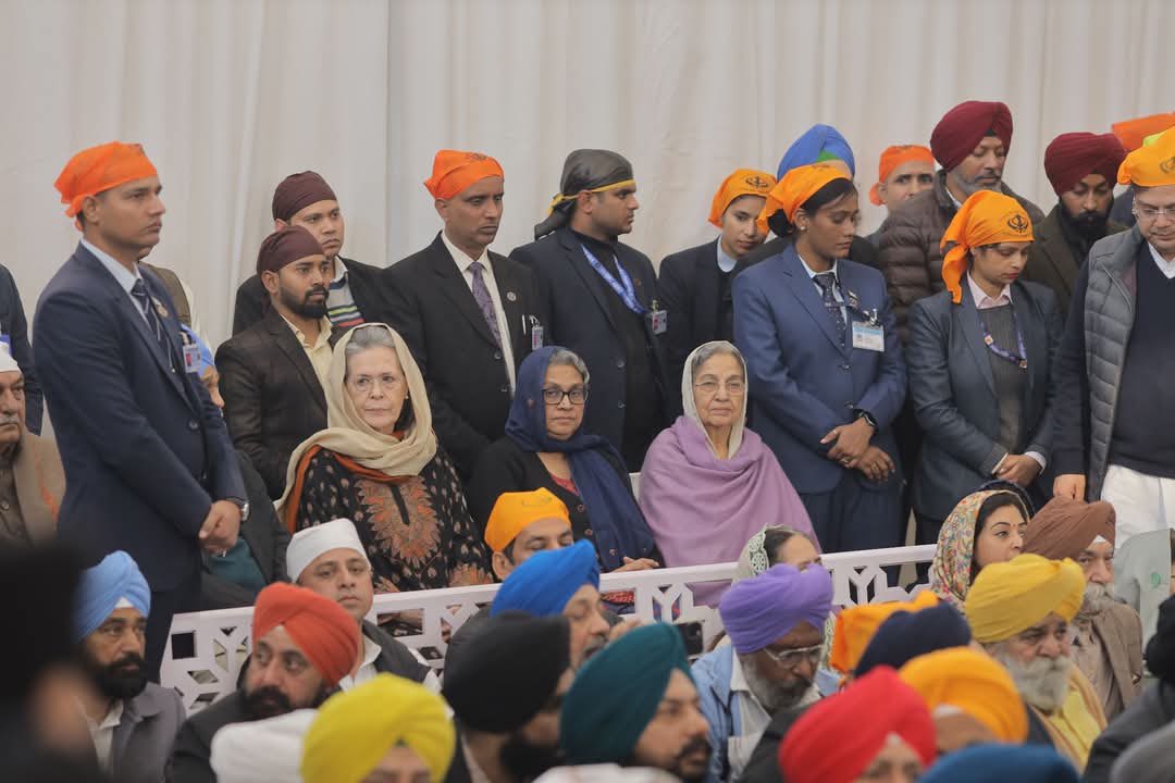 RanaParamjit102's tweet photo. ਸਾ��ਕਾ PM ਡਾਕਟਰ ਮਨਮੋਹਨ ਸਿੰਘ ਦੀ ਅੰਤਿਮ ਅਰਦਾਸ ਮੌਕੇ ਗੁਰਦੁਆਰਾ ਰਕਾਬਗੰਜ ਸਾਹਿਬ ਵਿਖੇ ਅੱਜ ਹਾਜ਼ਰੀ ਭਰੀ।

पूर्व प्रधानमंत्री डॉ मनमोहन सिंह की अंतिम अरदास मौके गुरुद्वारा रकाबगंज साहिब में आज हाजरी भरी।
#manmohansinghji https://t.co/8FkHtCIGKT