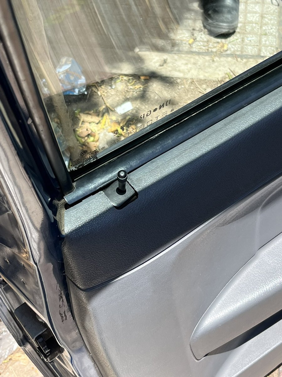 selemiele_'s tweet photo. HARTA DE LOS TRAPITOS EN LAS CALLES 

Sáquenlos de las calles ya, si no les pagas te rompen el auto, te lo rayan, te roban lo que sea. VAYAN A LABURAR VAGOS DE MIERDA. Esto creó y dejó el kircherismo. @JMilei confió en vos y en la Argentina que se viene https://t.co/ezFs1T6jHb