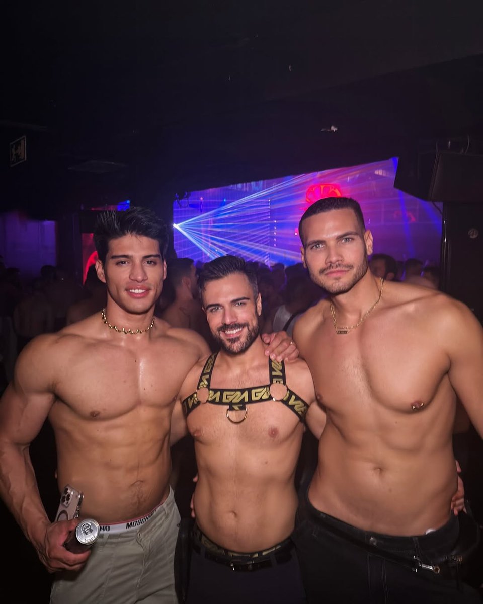 GarconModel's tweet image. Nothing like #Weparty in Madrid 🥰