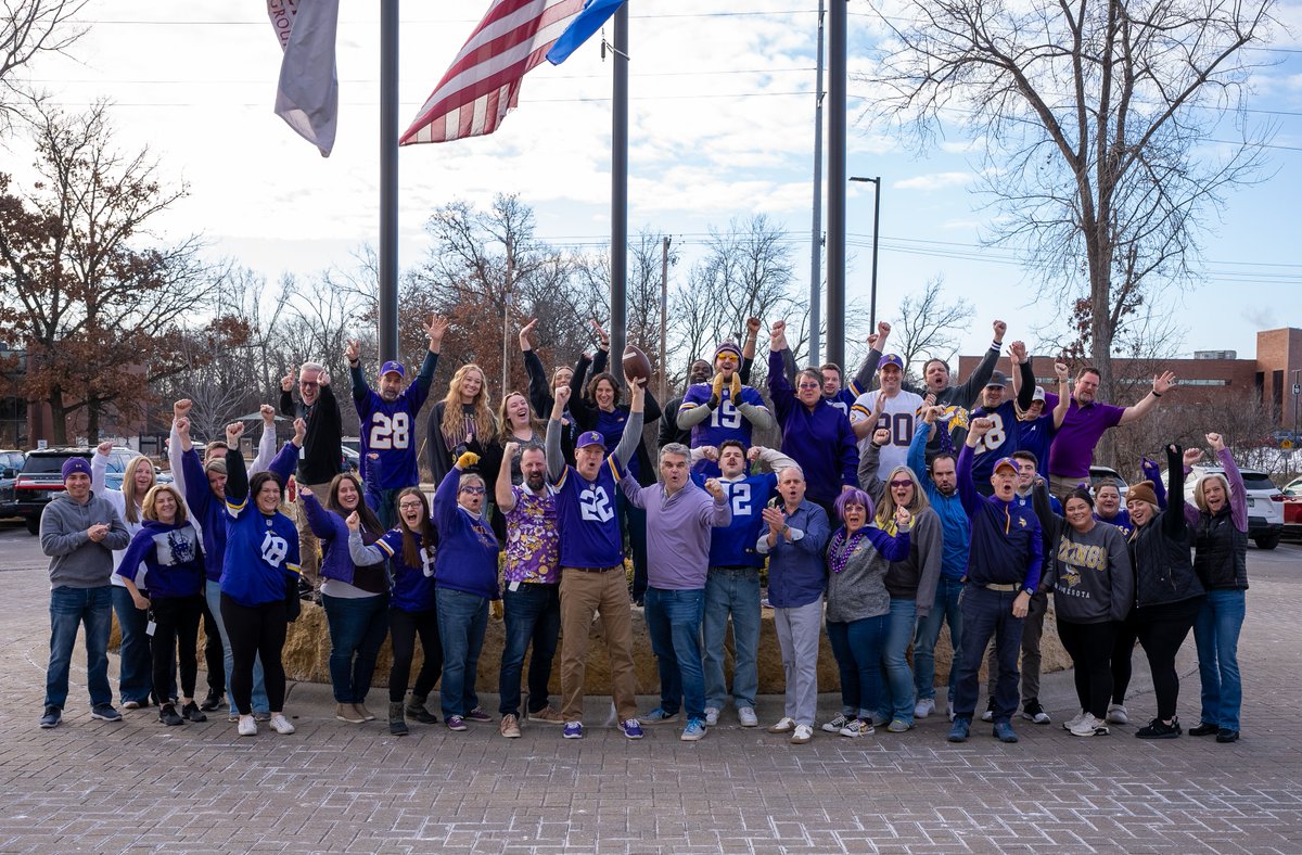 Gradient_Invest's tweet image. Suited up to support the @Vikings as they gear up for the big game! The stakes are high for this Sunday's Vikings-Lions game: the winner will be the top seed in the NFC playoffs, clinch the first-round bye and earn home-field advantage for as long as they're in the race! #Skol