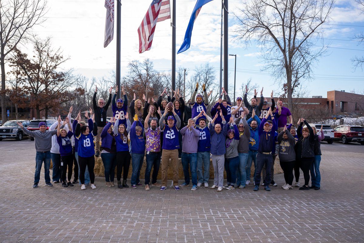 Gradient_Invest's tweet image. Suited up to support the @Vikings as they gear up for the big game! The stakes are high for this Sunday's Vikings-Lions game: the winner will be the top seed in the NFC playoffs, clinch the first-round bye and earn home-field advantage for as long as they're in the race! #Skol