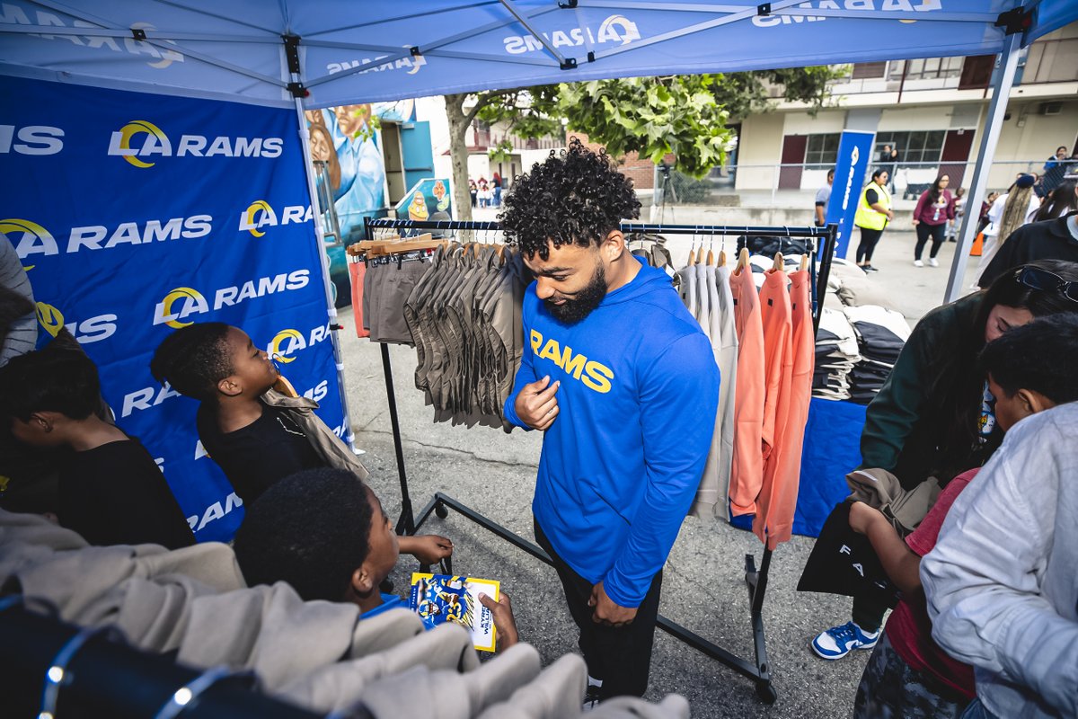 CalMolls's tweet photo. Repost to show Kyren some love for all the love he shows Los Angeles. Last double vote day for #WPMOYChallenge x @Kyrenwilliams23 1 repost = 2 votes for our guy. https://t.co/kRNinYR6rf
