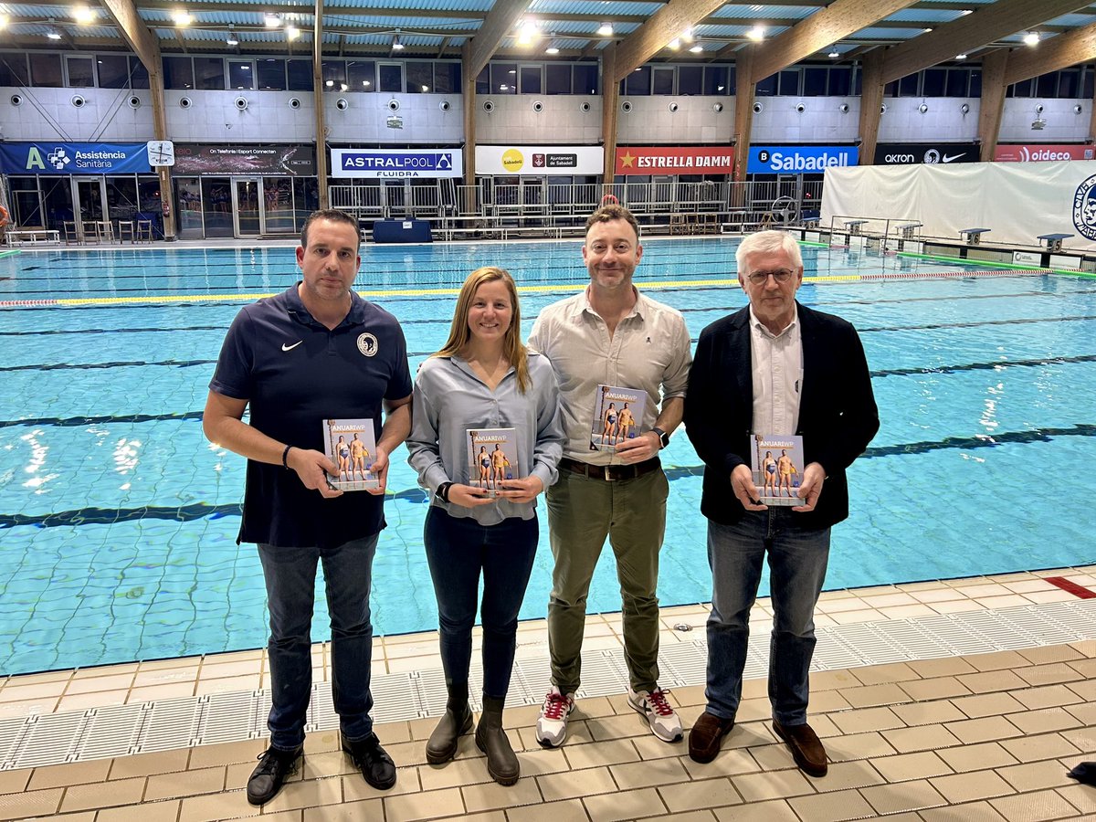 📢 Presentat l'Anuari del waterpolo català 24-25 a la Christmas Cup de Sabadell

🤩 Hi han assistit:

🔹 Ramon Bosch, president <a href="/nataciocat/">Federació Catalana de Natació</a> 
🔹 Ona Meseguer, presidenta Comitè Waterpolo <a href="/nataciocat/">Federació Catalana de Natació</a> 
🔹 Xavi Vallès, <a href="/CN_Sabadell/">CN Sabadell</a> 

Gràcies per acompanyar-nos! 💛🖤

#AnuariWP