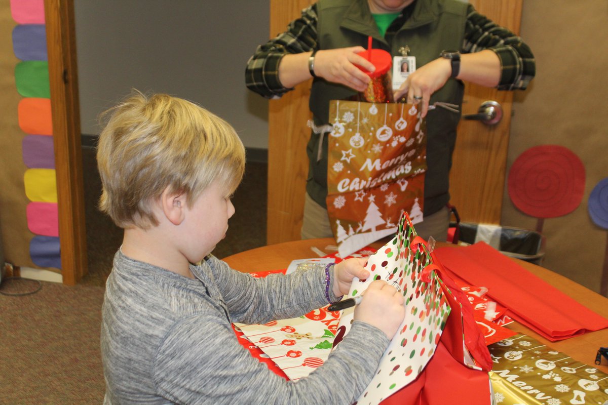 NEadvantage's tweet image. Hang on to the holiday cheer a little bit longer and read about Arlington's 'Tis the Season Holiday Store!
“It’s a magical feeling being able to put a couple gifts under the tree and to have no one else in your family know what you’re going to give."
bit.ly/4gFMuwv