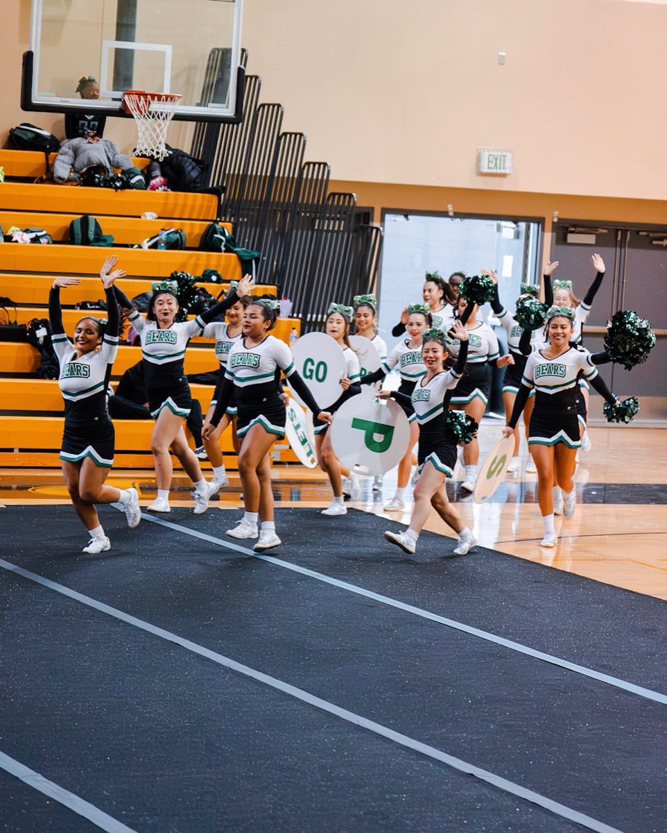 POLAHS Cheer keeping our SPIRIT high!!!! We’re so proud of our girls! 📣