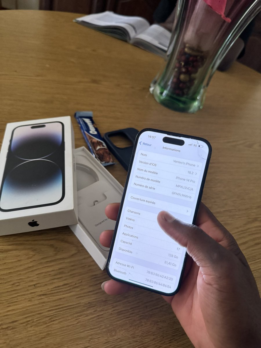 AngeFlix4's tweet photo. @BassaSucre iPhone 14 Pro 
128 Go 
• 🔋85%
• Prix 420.000 XAF 

Inclu : 
• 2 pochettes + protèges caméra .
• ⁠2Cordons de charge ( des deux types ) 
• ⁠une Privacy glace 
• ⁠un mois sur Apple Musique &amp; Netflix Premium. https://t.co/UazsLELcBR
