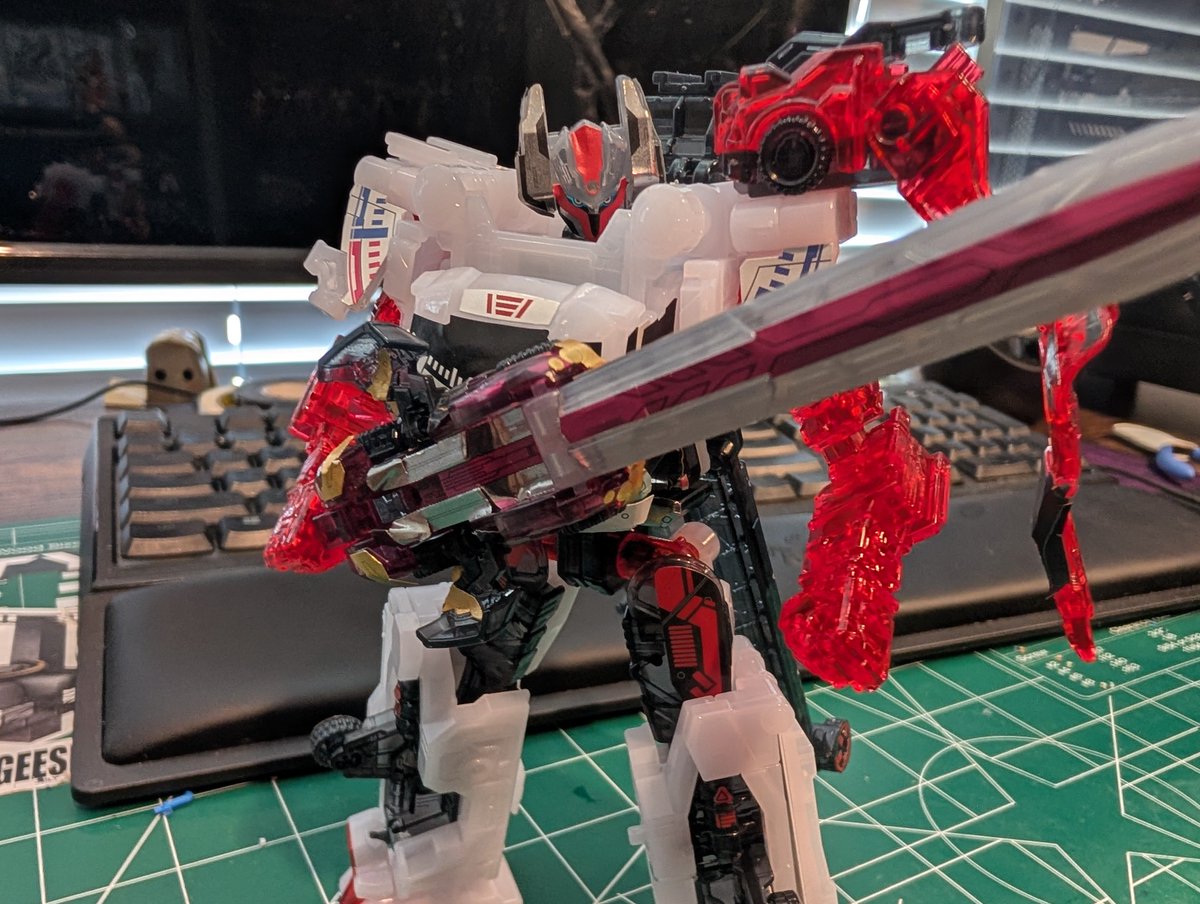 Dat_BHoward's tweet photo. #Boonboomger set sp from @Tokullector . First clear kit and it's both a pro\con. Beautiful in the light, but sticker placement was kinda hard due to details not being as visible compared to solid color pieces. #爆上戦隊ブンブンジャー #superminipla #supersentai https://t.co/RztlUXGf3g
