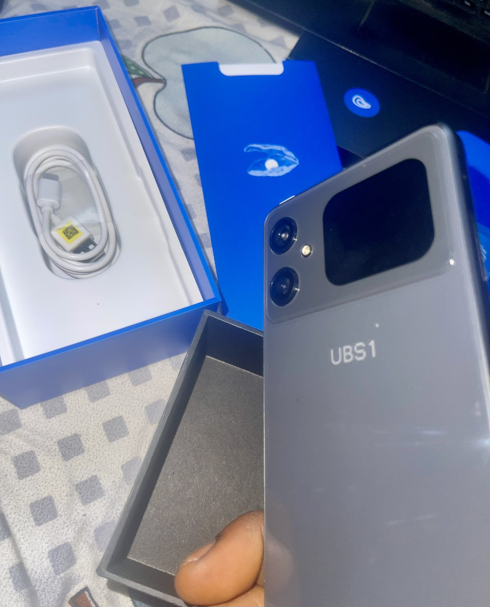 Exploring Oyster Labs' Universal Basic Smartphone (UBS) on