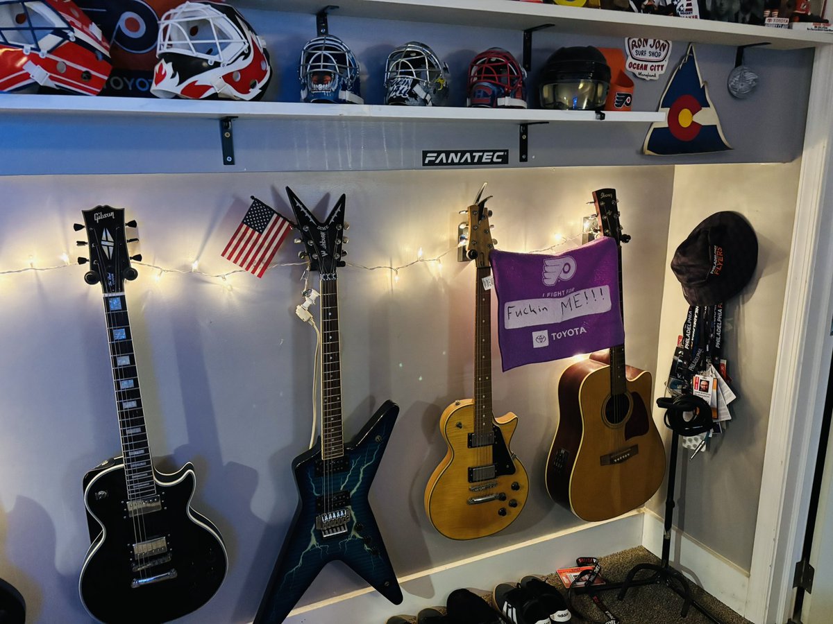 jasonmyrt's tweet image. Home studio is ready for a brand new #AhJeez Podcast with me and @harrymayesTU in 10 mins. Let’s Go!!!  #GetchaPull
@AhJeezPod