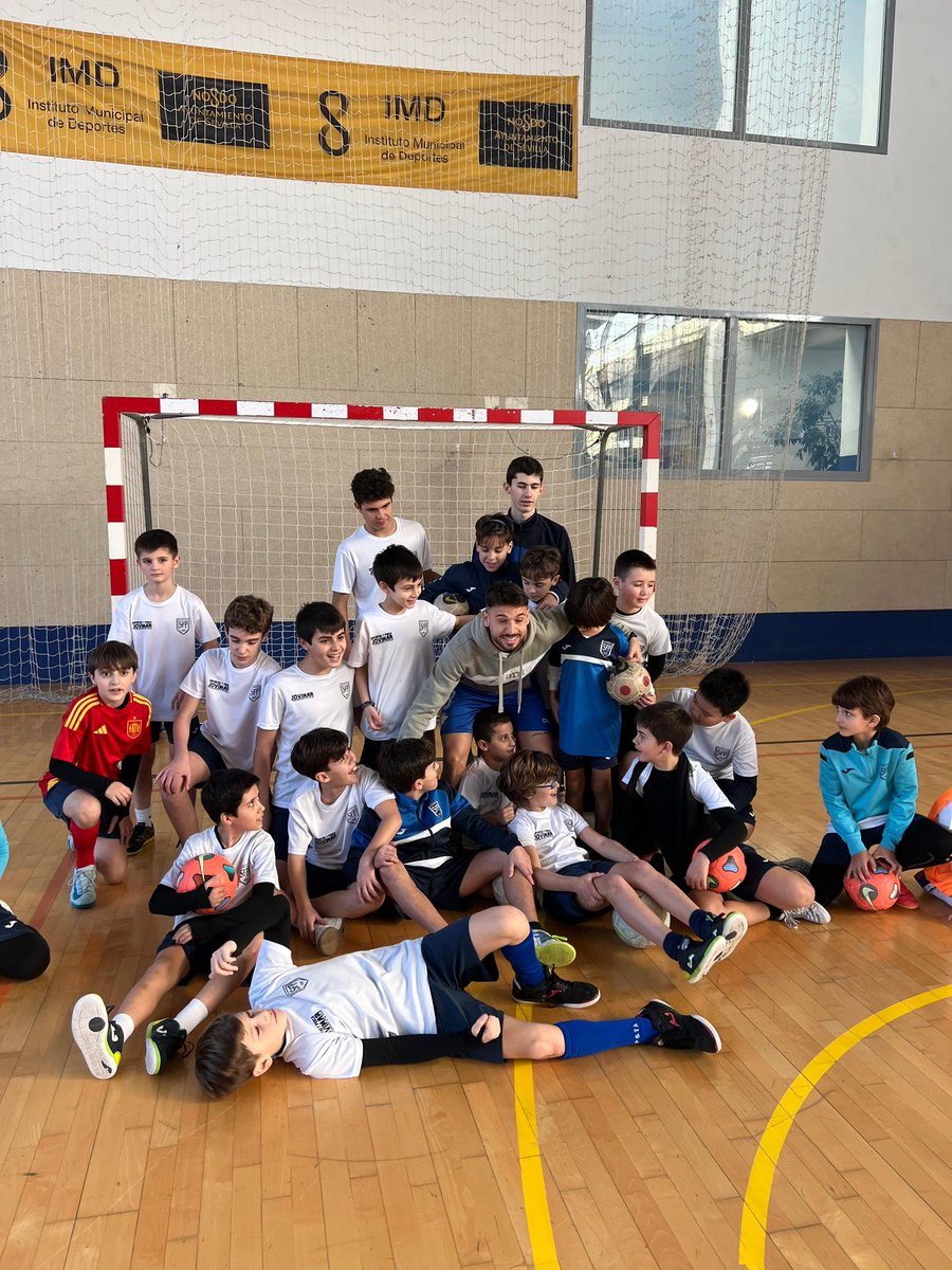 Ponemos fin a nuestro 𝑰 𝑪𝑨𝑴𝑷𝑼𝑺 𝑫𝑬 𝑭𝑼𝑻𝑺𝑨𝑳 𝑵𝑨𝑽𝑰𝑫𝑬𝑵̃𝑶!✅ 🎅🏼

¡Muchas gracias a todos por venir! ¡Nos vemos el año que viene!🤙🏼👏🏼

#YoSoyDelPaula🔵⚪️