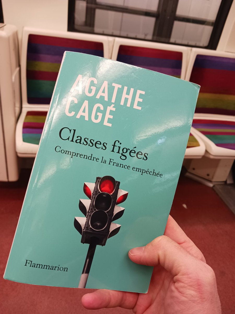 Travail empêché, travail précaire, mal être des profs soignants magistrats policiers qui ne peuvent pas bien faire leur métier, inégalités sociales et géographiques criantes : tout y est dans ce #conseildelecture "classes figées" <a href="/AgatheCage/">Agathe Cage</a> 2023