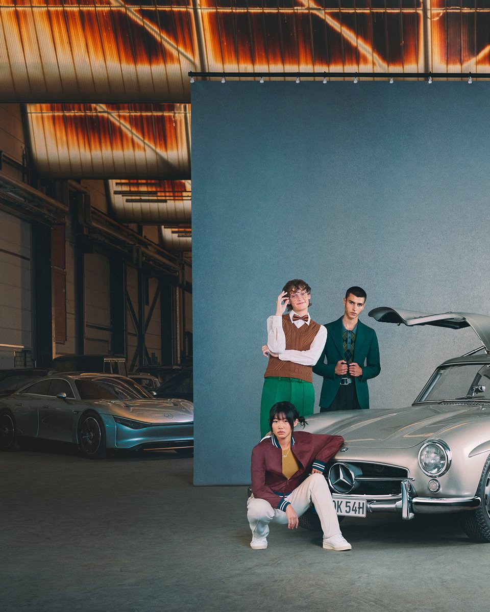 SytnerMB's tweet image. Class never goes out of style. 

Built in 1954, the 300 SL ''Gullwing'' redefined the boundaries of automotive excellence. A lightweight style icon with gullwing doors and cutting-edge engineering. 

#DefiningClass #Gullwing #300SL #MercedesBenz