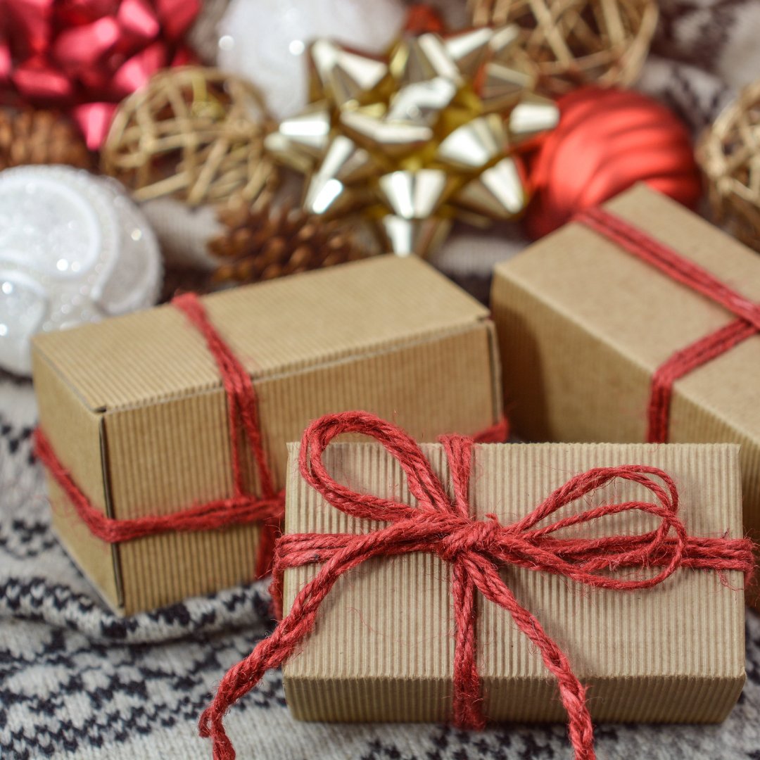 Got unwanted Christmas presents? Don't let them gather dust - donate them to Rowcroft! 🎁

By donating to our charity shops, you're not only helping reduce waste but also supporting the care of patients facing life-limiting illnesses. 

Read more 👉 
rowcrofthospice.org.uk/donate-your-un…