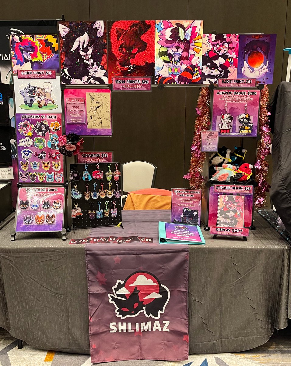 I’m all set up at the vendor hall at <a href="/anthronw/">Anthro Northwest</a> table 9‼️ We open at 11, come stop by ! :3