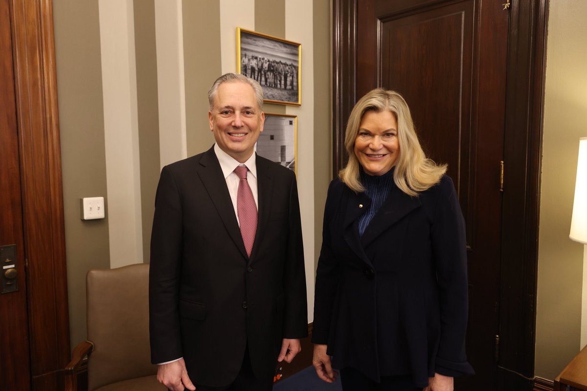 Vivek4real_'s tweet image. Strategic #Bitcoin Reserve is happening in the USA 🇺🇸

$1 MILLION BTC PRICE IS IMMINENT 🚀