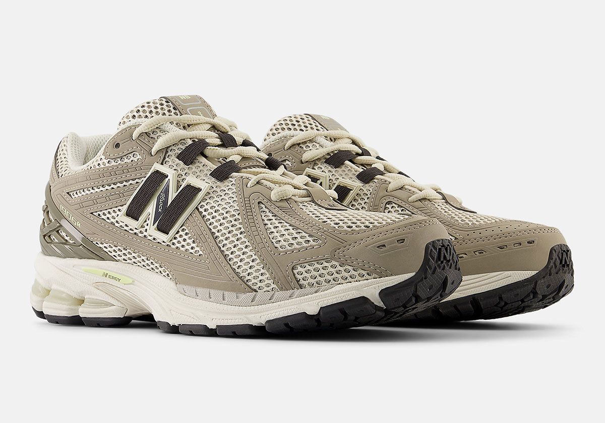 SneakerNews's tweet photo. Here's a sneak peek at some New Balance 1906Rs releasing in 2025 👀

Tap here for more >> https://t.co/CxoVIGZLjC https://t.co/5ibiMBYp20