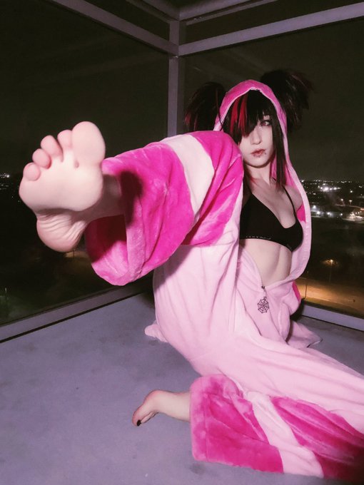 Sminky - juri han 🕷️🕸️ https://t.co/lnMlMNsleg