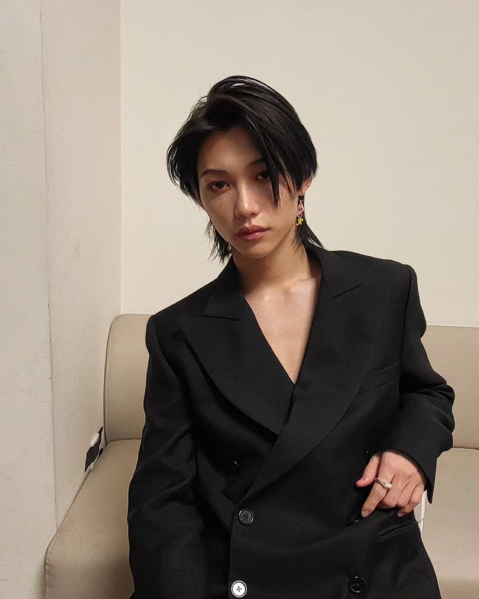 hyunlix_jeongho's tweet photo. ๐๐๐ ๐
๐๐ฅ๐ข๐ฑ ๐๐ซฆ
{#StrayKids #LeeFelix #SKZ #SKZLOVER #BlackHair #OpenNeck #BlackSuit #IWORSHIP #Instagram #YouMakeStrayKidsStay #StrayKidsWorldDomination } https://t.co/dqYKN5ub1g